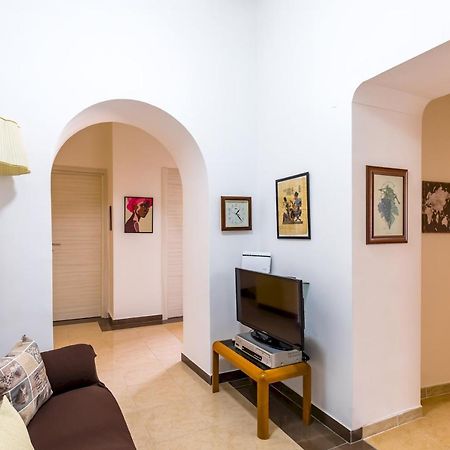 Rione Emanuele III - 4 Bedroom Apartment เนเปิลส์ ภายนอก รูปภาพ