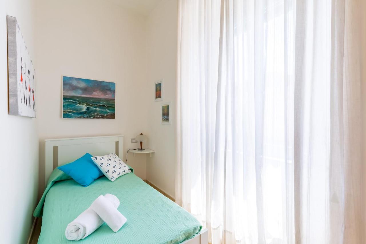 Rione Emanuele III - 4 Bedroom Apartment เนเปิลส์ ภายนอก รูปภาพ