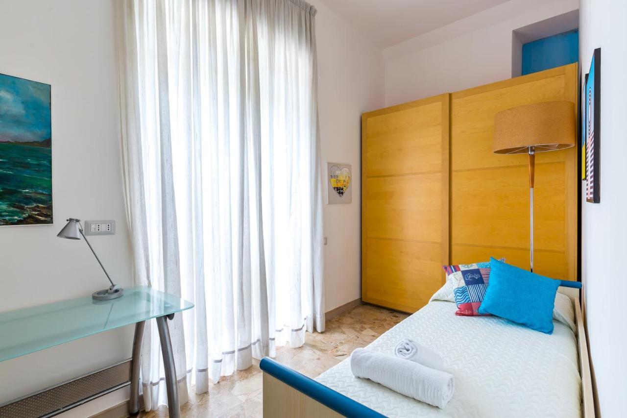 Rione Emanuele III - 4 Bedroom Apartment เนเปิลส์ ภายนอก รูปภาพ