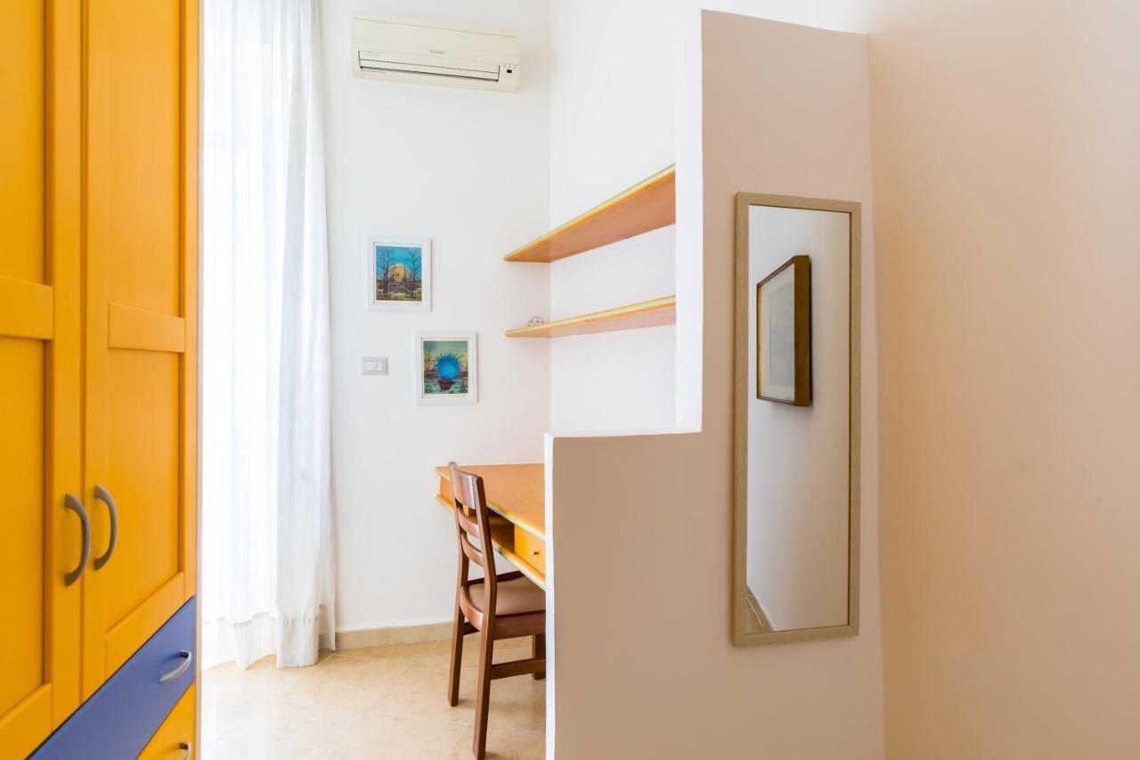 Rione Emanuele III - 4 Bedroom Apartment เนเปิลส์ ภายนอก รูปภาพ