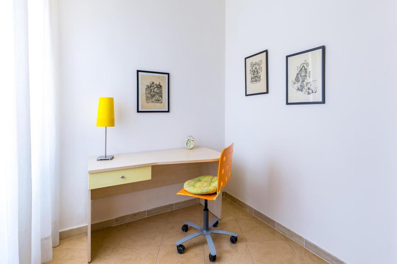 Rione Emanuele III - 4 Bedroom Apartment เนเปิลส์ ภายนอก รูปภาพ