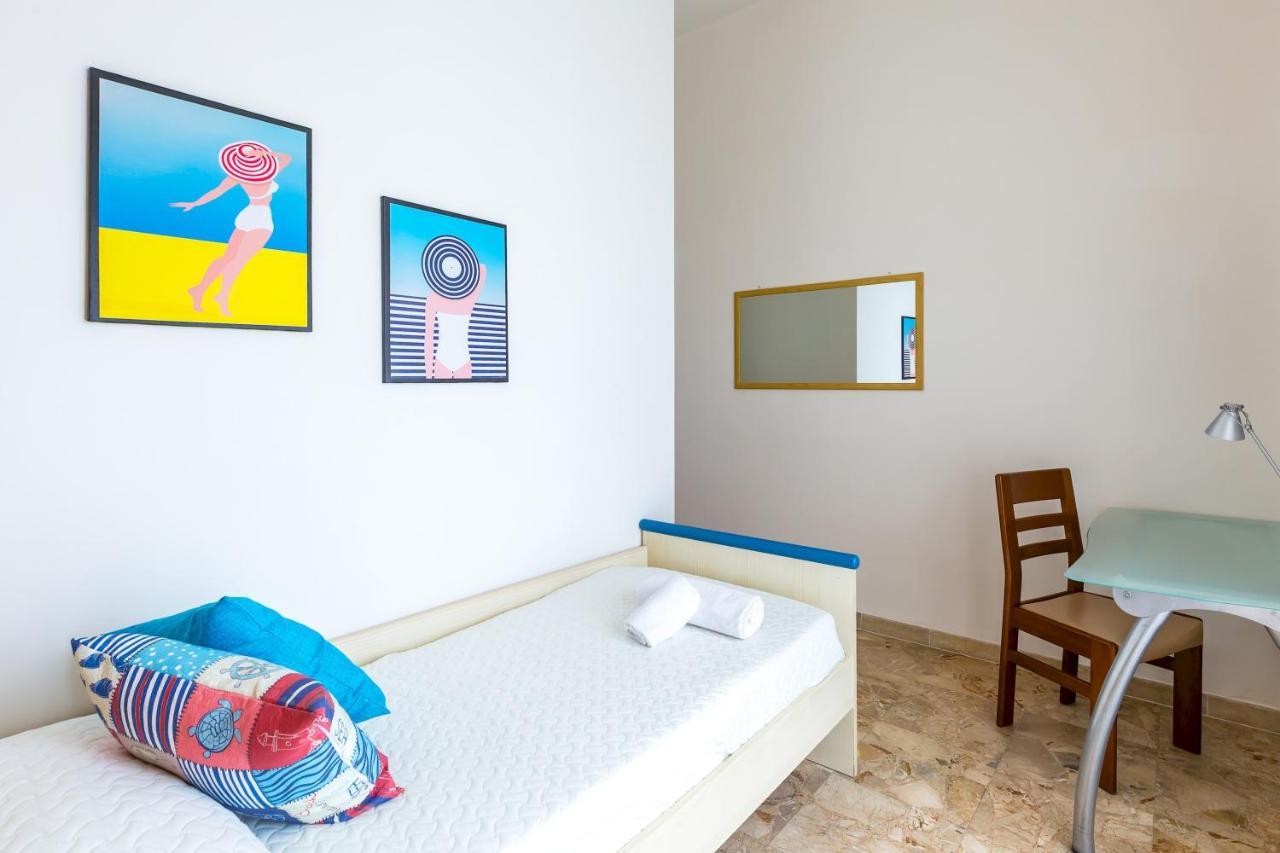 Rione Emanuele III - 4 Bedroom Apartment เนเปิลส์ ภายนอก รูปภาพ