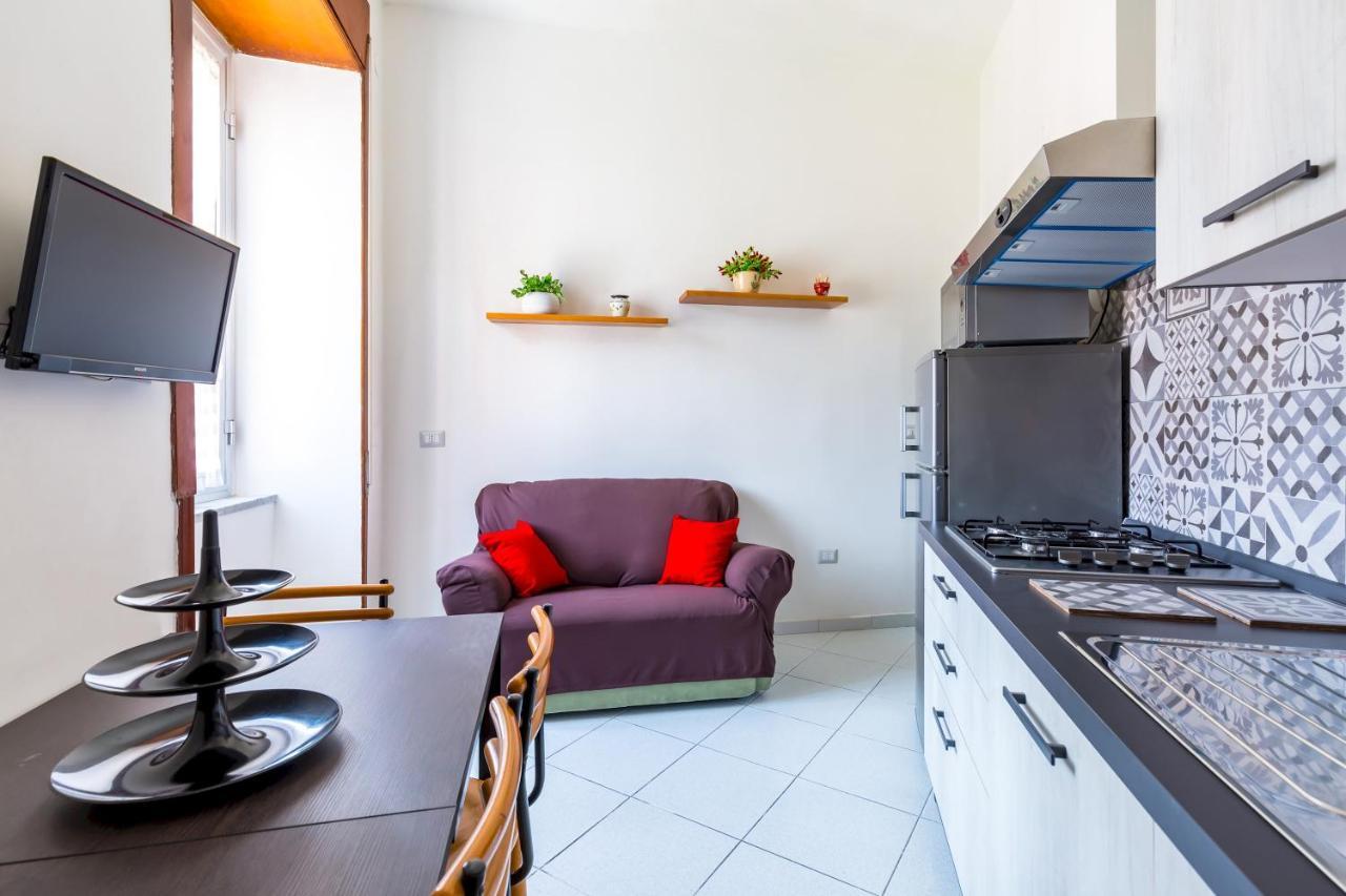 Rione Emanuele III - 4 Bedroom Apartment เนเปิลส์ ภายนอก รูปภาพ