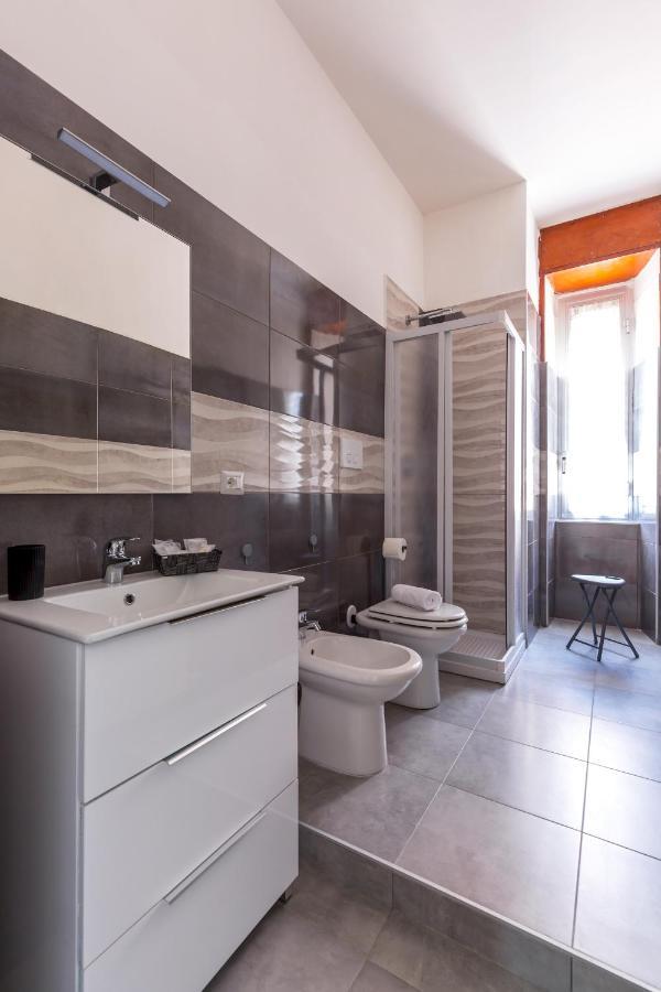 Rione Emanuele III - 4 Bedroom Apartment เนเปิลส์ ภายนอก รูปภาพ