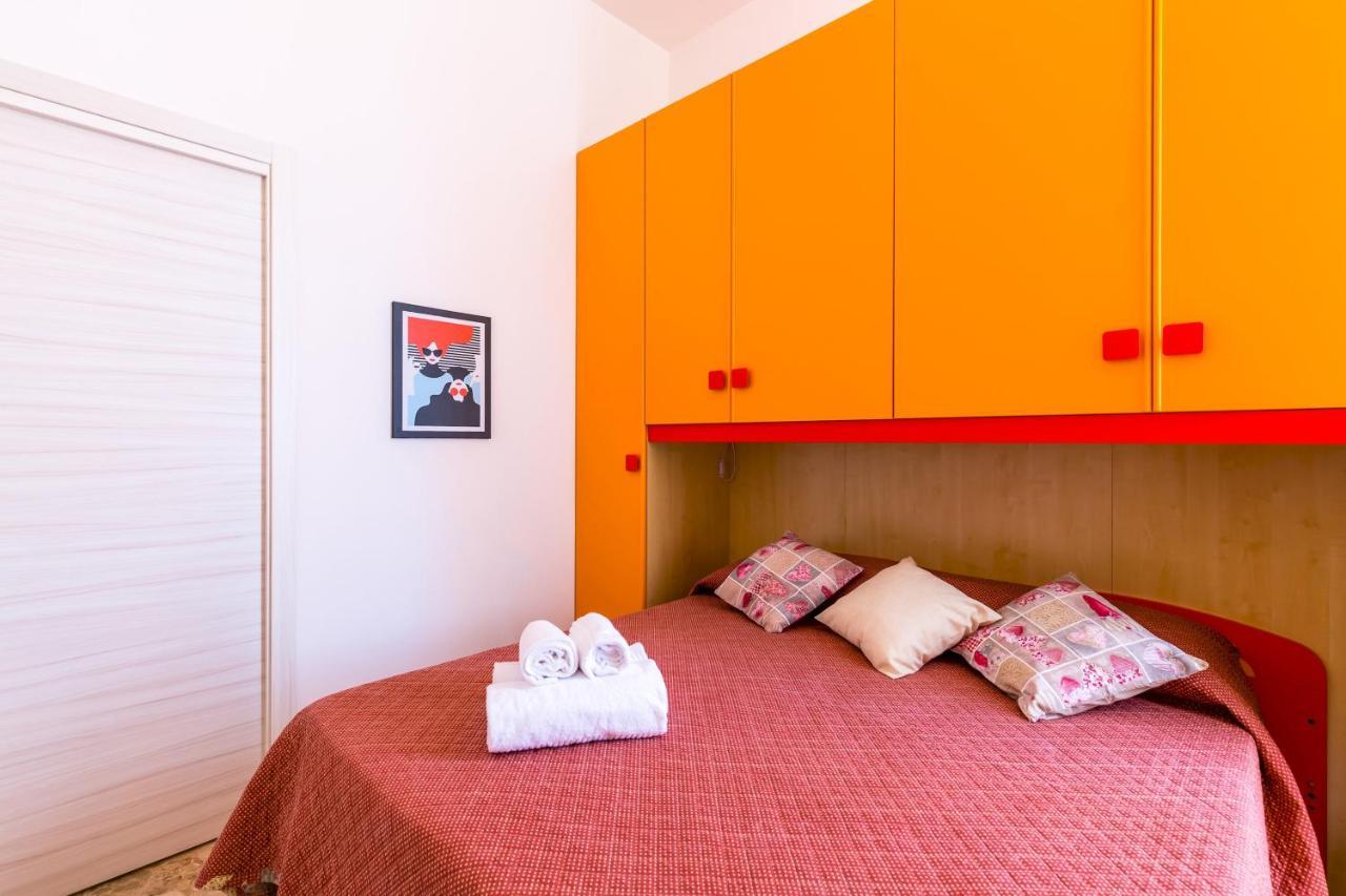 Rione Emanuele III - 4 Bedroom Apartment เนเปิลส์ ภายนอก รูปภาพ