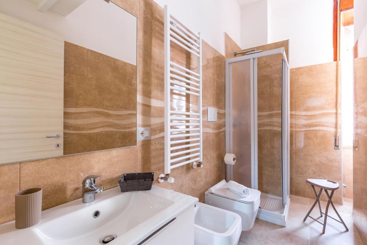 Rione Emanuele III - 4 Bedroom Apartment เนเปิลส์ ภายนอก รูปภาพ