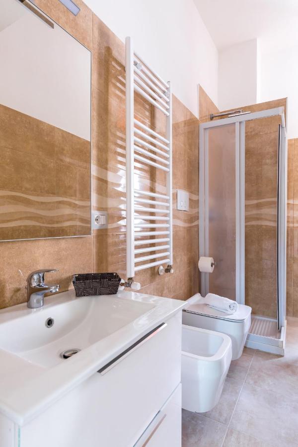 Rione Emanuele III - 4 Bedroom Apartment เนเปิลส์ ภายนอก รูปภาพ